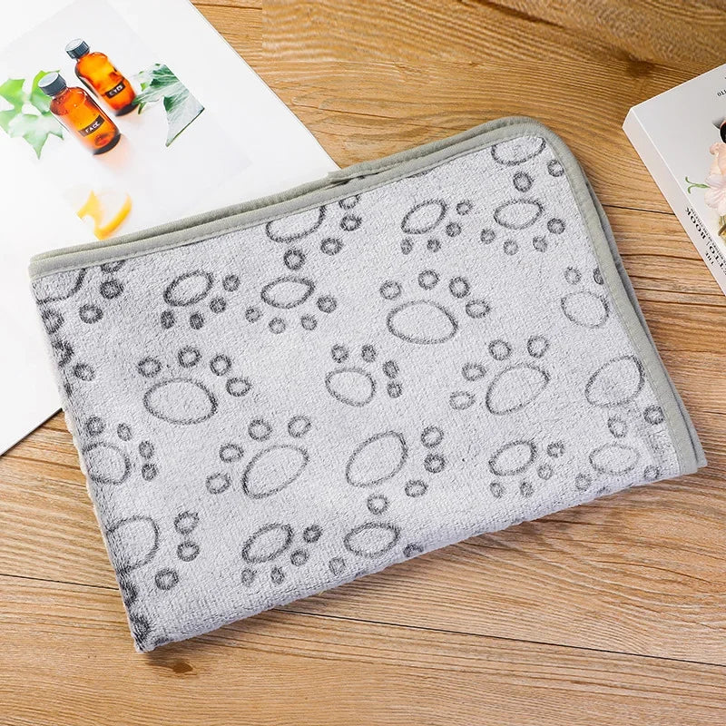 Soft Fleece Pet Blanket – Lightweight Coral Fleece Throw for Dogs & Cats, Grey, 3 Sizes | Pawvalo